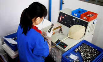 helium-leakage-test-1 helium-leakage-test-1